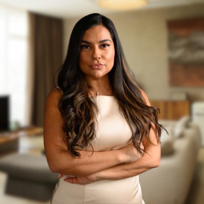 Abril Burgoyne, agente de bienes raíces de PAK Home Realty